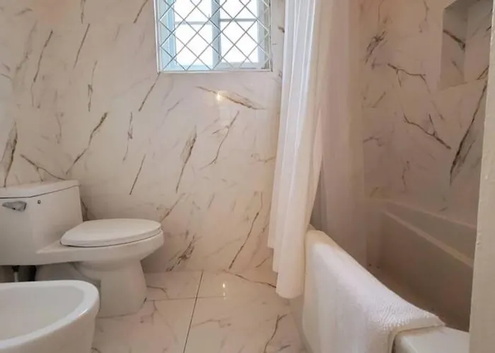 Villa Ivy's Luxury Villa, *