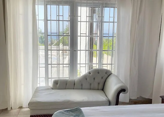 Villa Ivy's Luxury Villa, *