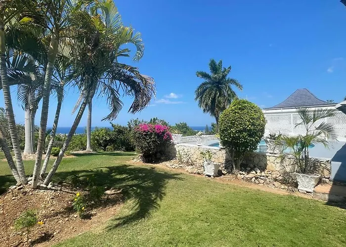 Ivy's Luxury Villa, Montego Bay