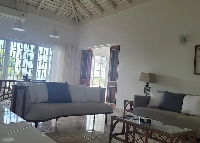 Villa Ivy's Luxury Villa, *